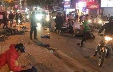 Ô tô đâm liên hoàn khiến 4 người thương vong ở Quảng Ninh