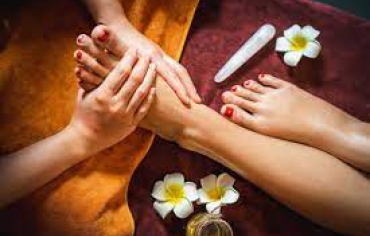 Học cách massage chân để thư giãn tại nhà