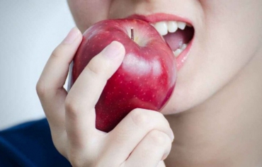 Vì sao sáng thức dậy nên ăn một trái táo? Đây là lý do ăn táo cần đúng lúc