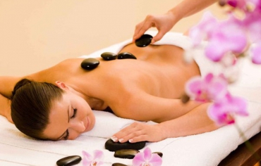 Massage body đá nóng cải thiện sức khỏe nâng cao sắc đẹp